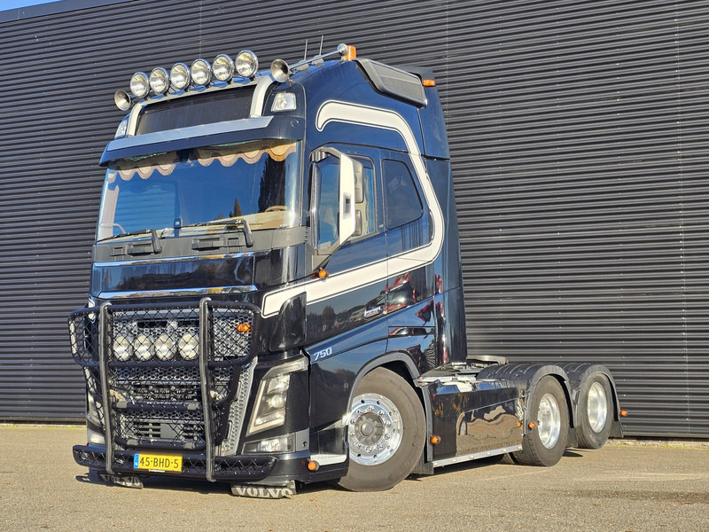 Volvo FH 16 750 6x2 BOOGIE / RETARDER / I PARK COOL - Cap tractor: Foto 1 Volvo FH 16 750 6x2 BOOGIE / RETARDER / I PARK COOL - Cap tractor: Foto 1