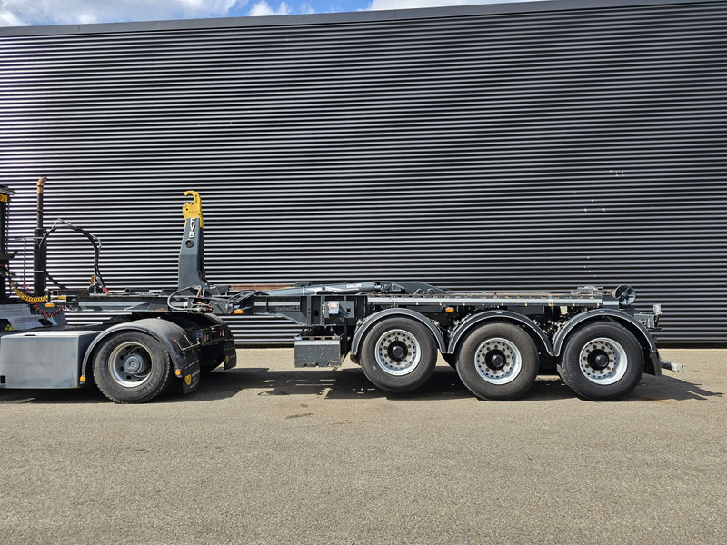 Van Bouwel 25T HOOKLIFT / ABROLKIPPER / LIFT AXLE - Semiremorcă transport containere/ Swap body: Foto 4 Van Bouwel 25T HOOKLIFT / ABROLKIPPER / LIFT AXLE - Semiremorcă transport containere/ Swap body: Foto 4