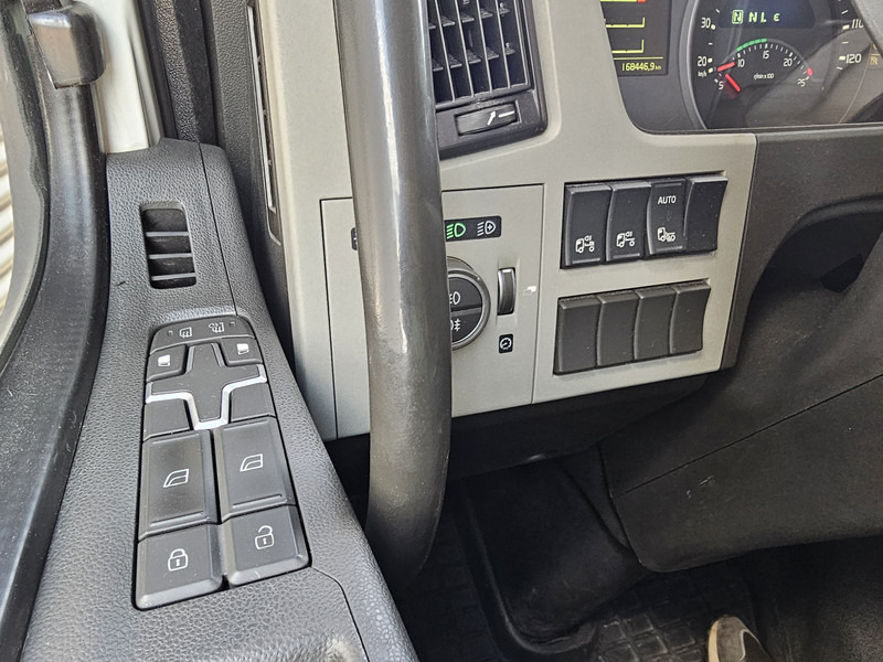 Camion platformă, Camion cu macara Volvo FM 330 4x2 / EFFER 12.5 t/m CRANE / KRAN: Foto 19