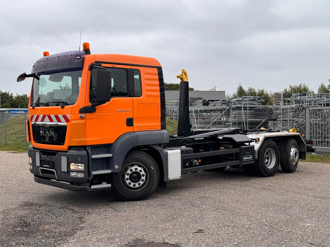 MAN 26.40 6X2 Meiller RK 20.70 mit Funk - Camion cu cârlig: Foto 1 MAN 26.40 6X2 Meiller RK 20.70 mit Funk - Camion cu cârlig: Foto 1