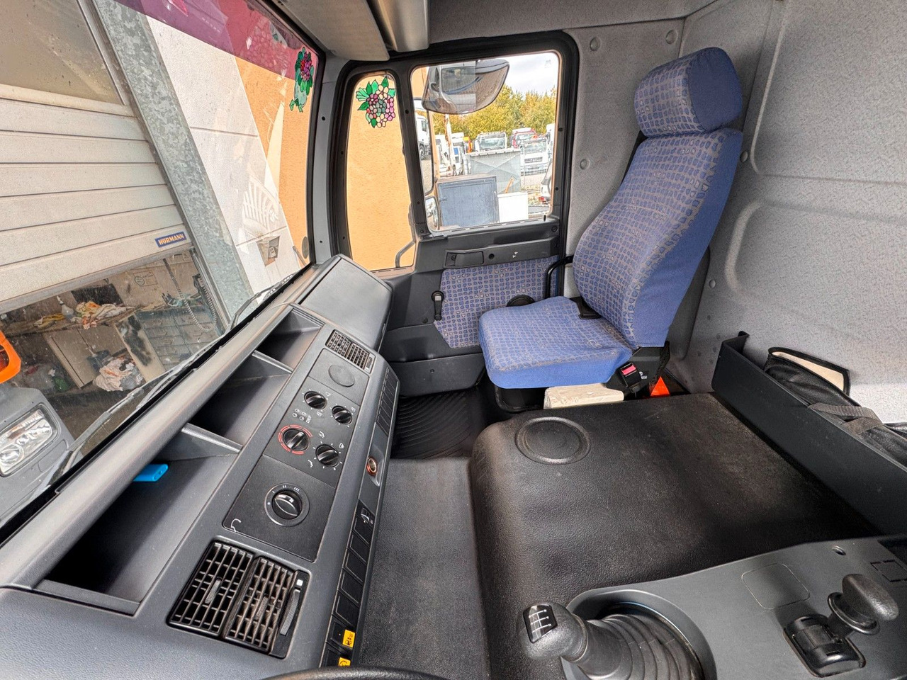 MAN 8.140 4X2 Pritsche Plane Original Km - Autoutilitară cu prelată: Foto 4 MAN 8.140 4X2 Pritsche Plane Original Km - Autoutilitară cu prelată: Foto 4