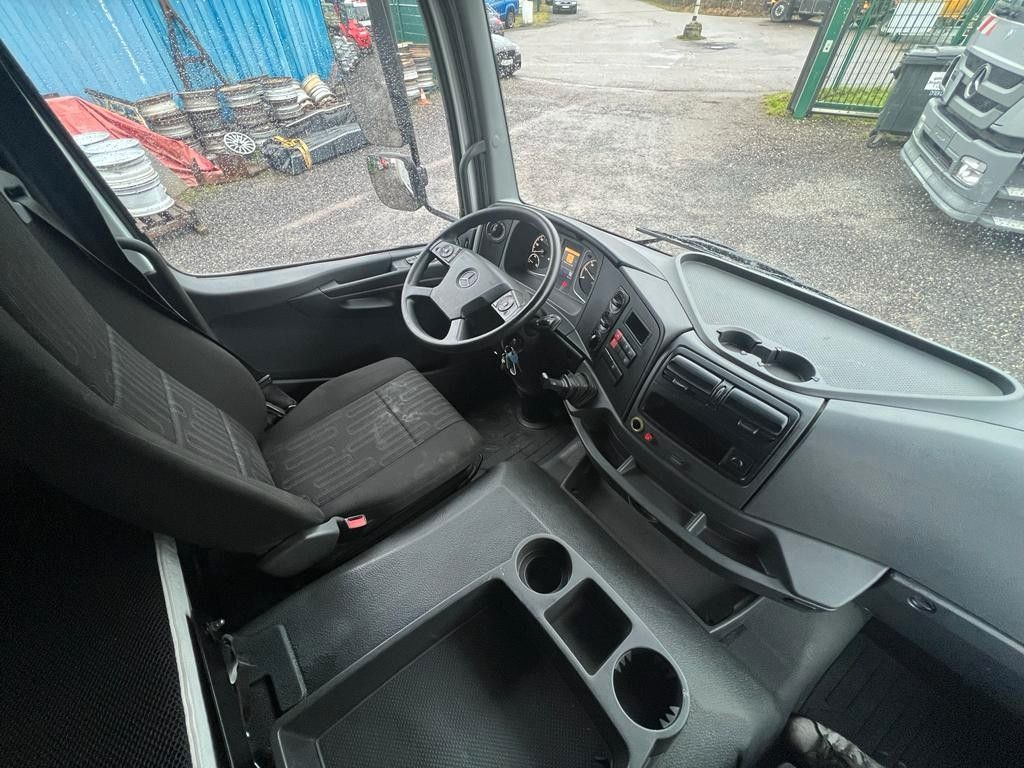 Mercedes-Benz 1324 4X2 Koffer Plane 6 to. Hebebühne Mercedes-Benz 1324 4X2 Koffer Plane 6 to. Hebebühne - Camion furgon: Foto 2 Mercedes-Benz 1324 4X2 Koffer Plane 6 to. Hebebühne Mercedes-Benz 1324 4X2 Koffer Plane 6 to. Hebebühne - Camion furgon: Foto 2