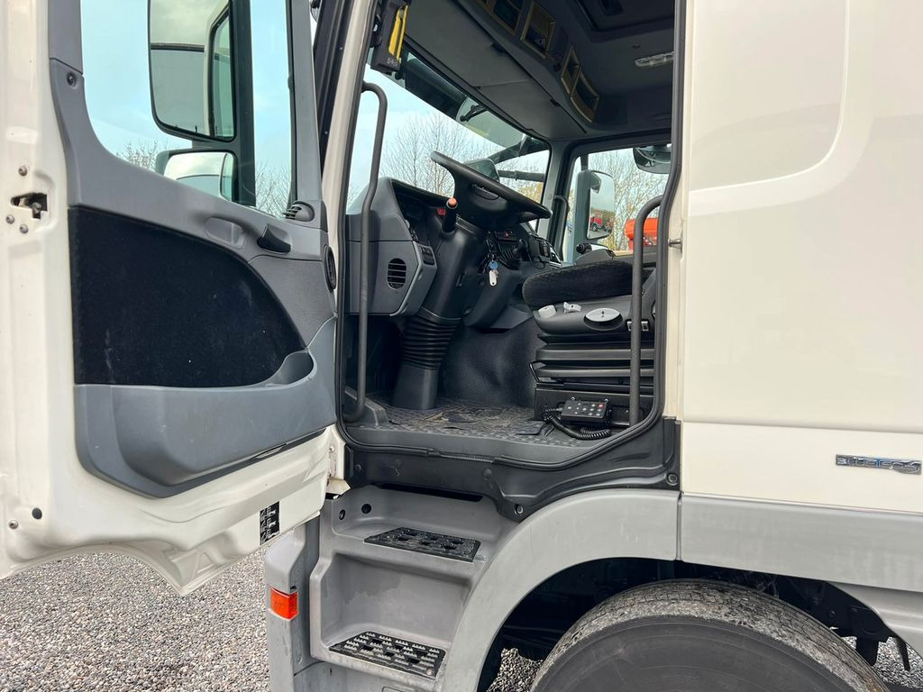 Mercedes-Benz 2541 6X2 Meiller Funk Zustand wie 200 tkm Mercedes-Benz 2541 6X2 Meiller RK 20.65 Funk | Top Zustand! - Camion cu cârlig: Foto 5 Mercedes-Benz 2541 6X2 Meiller Funk Zustand wie 200 tkm Mercedes-Benz 2541 6X2 Meiller RK 20.65 Funk | Top Zustand! - Camion cu cârlig: Foto 5