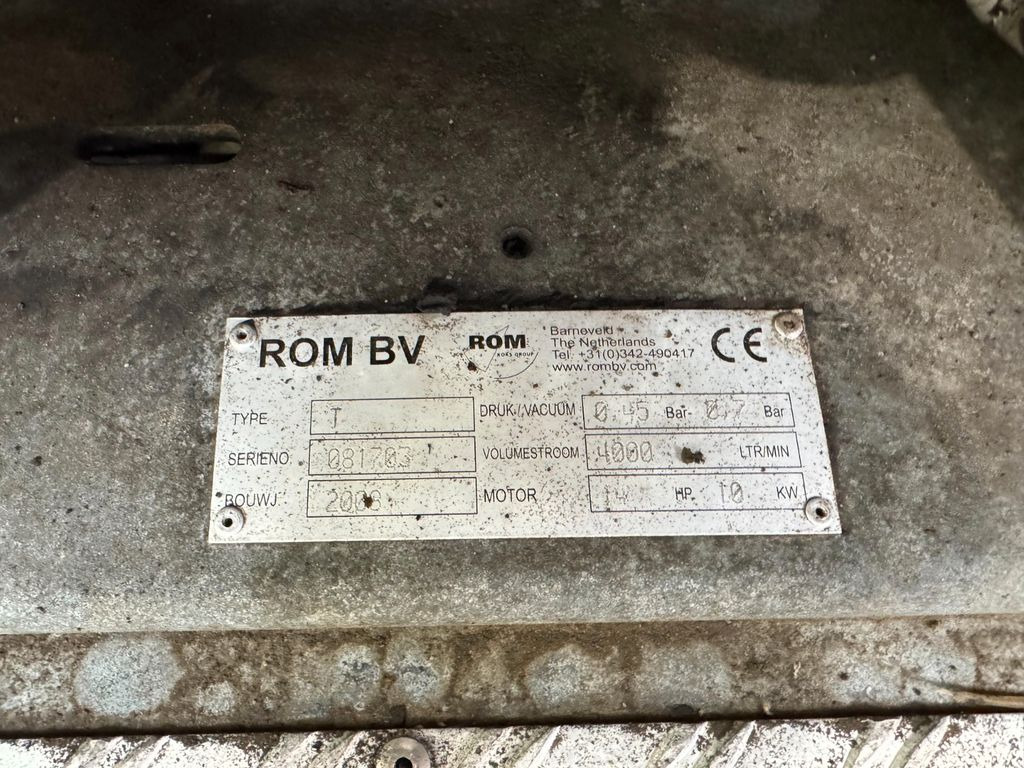 Mercedes-Benz 818 4X2 ROM Toilettenwagen Mercedes-Benz 818 4X2 ROM Toilettenwagen 6 Plätze - Maşină pentru vidanjări: Foto 3 Mercedes-Benz 818 4X2 ROM Toilettenwagen Mercedes-Benz 818 4X2 ROM Toilettenwagen 6 Plätze - Maşină pentru vidanjări: Foto 3