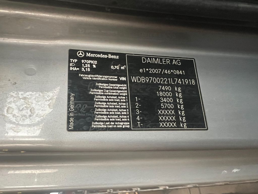 Mercedes-Benz 818 4X2 ROM Toilettenwagen guter Zustand - Maşină pentru vidanjări: Foto 3 Mercedes-Benz 818 4X2 ROM Toilettenwagen guter Zustand - Maşină pentru vidanjări: Foto 3