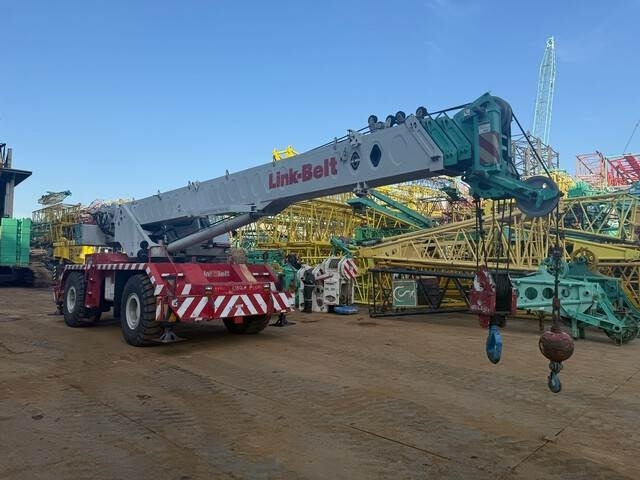 Link-Belt RTC8050-2 - Macara pentru teren accidentat: Foto 4 Link-Belt RTC8050-2 - Macara pentru teren accidentat: Foto 4