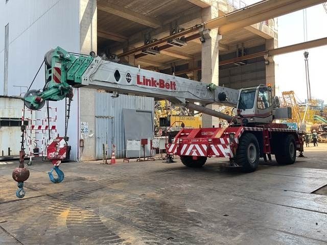 Link-Belt RTC8050-2 - Macara pentru teren accidentat: Foto 2 Link-Belt RTC8050-2 - Macara pentru teren accidentat: Foto 2