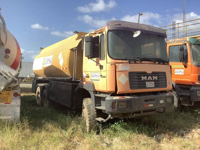 MAN 33.414-V20 - Camion cisternă: Foto 4 MAN 33.414-V20 - Camion cisternă: Foto 4