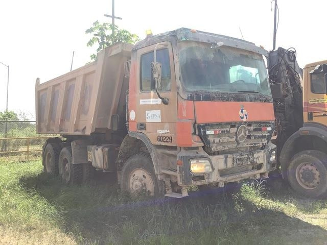 Mercedes-Benz ACTROS 3341 - Camion basculantă: Foto 4 Mercedes-Benz ACTROS 3341 - Camion basculantă: Foto 4