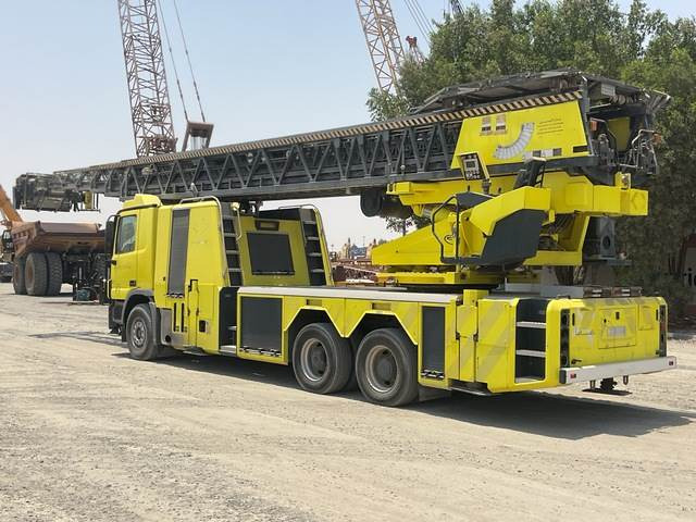 Mercedes-Benz Actros 2641 - Autospeciala de stins incendii: Foto 2 Mercedes-Benz Actros 2641 - Autospeciala de stins incendii: Foto 2