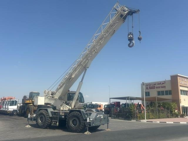 Terex RT555 - Macara pentru teren accidentat: Foto 4 Terex RT555 - Macara pentru teren accidentat: Foto 4