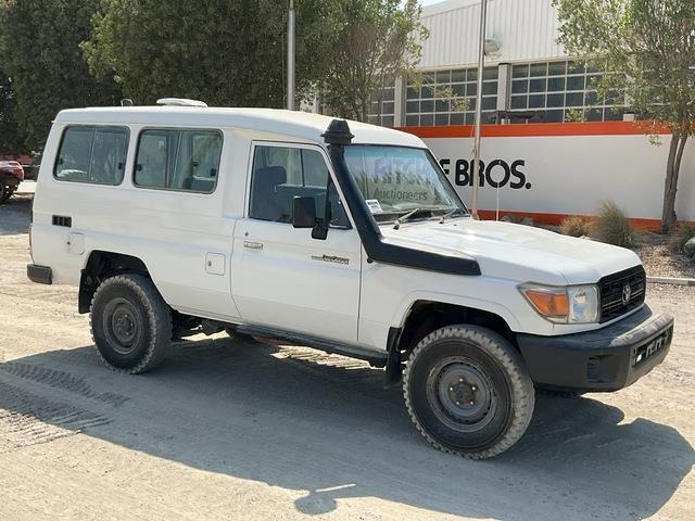 Toyota Land Cruiser - Automobil: Foto 1 Toyota Land Cruiser - Automobil: Foto 1
