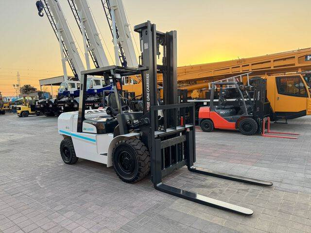 UniCarriers D1F5F50U - Stivuitor diesel: Foto 2 UniCarriers D1F5F50U - Stivuitor diesel: Foto 2