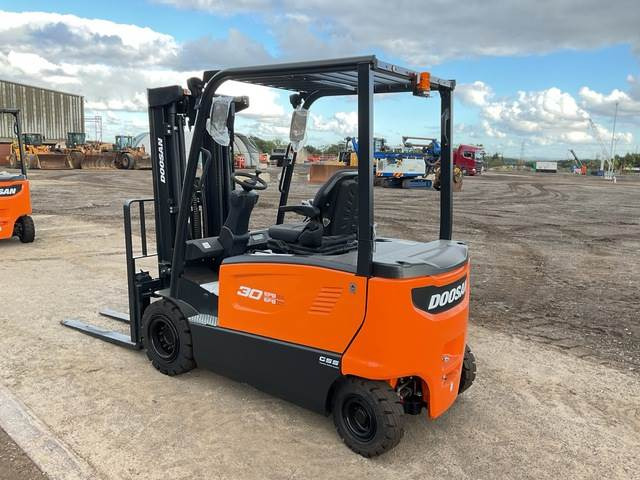 Doosan B30X-7 PLUS - Electrostivuitor: Foto 2 Doosan B30X-7 PLUS - Electrostivuitor: Foto 2