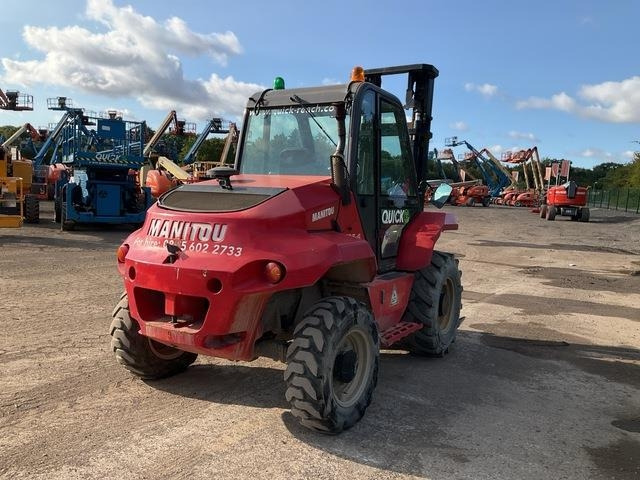 Manitou M26-4 - Stivuitor de teren dificil: Foto 3 Manitou M26-4 - Stivuitor de teren dificil: Foto 3