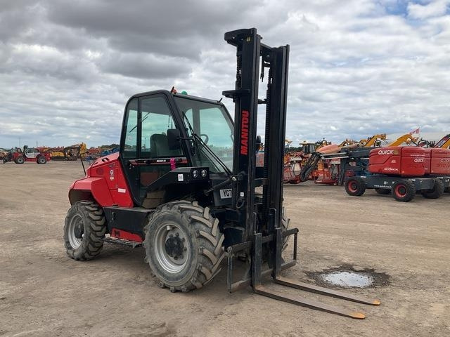 Manitou M30-4 - Stivuitor de teren dificil: Foto 4 Manitou M30-4 - Stivuitor de teren dificil: Foto 4