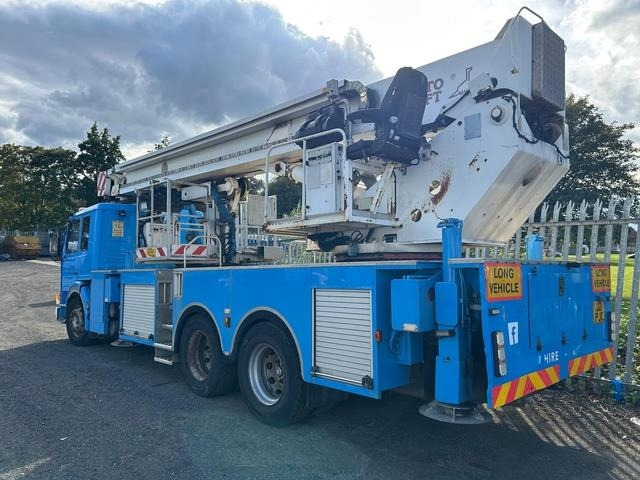 Scania P113ML - Camion cu nacela: Foto 2 Scania P113ML - Camion cu nacela: Foto 2