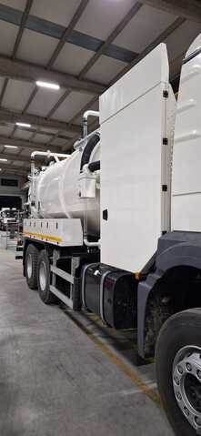 MAN TGS33.400 Jetter - Maşină pentru vidanjări: Foto 5 MAN TGS33.400 Jetter - Maşină pentru vidanjări: Foto 5