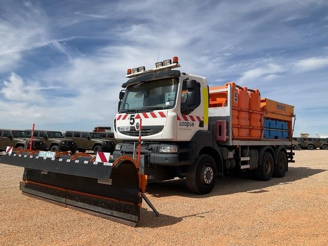 Renault Kerax 380DXI - Utilaj deszăpezire: Foto 1 Renault Kerax 380DXI - Utilaj deszăpezire: Foto 1