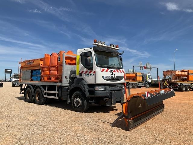 Renault Kerax 380DXI - Utilaj deszăpezire: Foto 4 Renault Kerax 380DXI - Utilaj deszăpezire: Foto 4