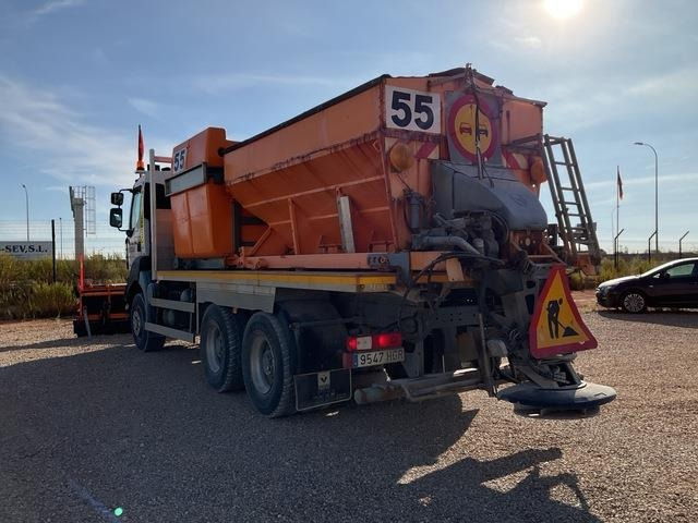 Renault Kerax 430DXI - Utilaj deszăpezire: Foto 2 Renault Kerax 430DXI - Utilaj deszăpezire: Foto 2