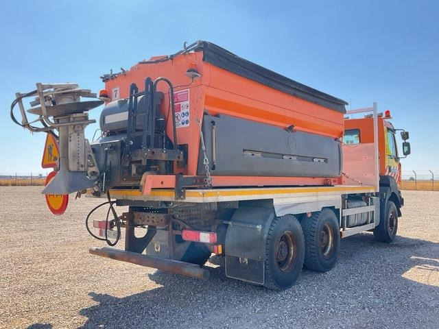 Renault Kerax 430DXI - Utilaj deszăpezire: Foto 3 Renault Kerax 430DXI - Utilaj deszăpezire: Foto 3