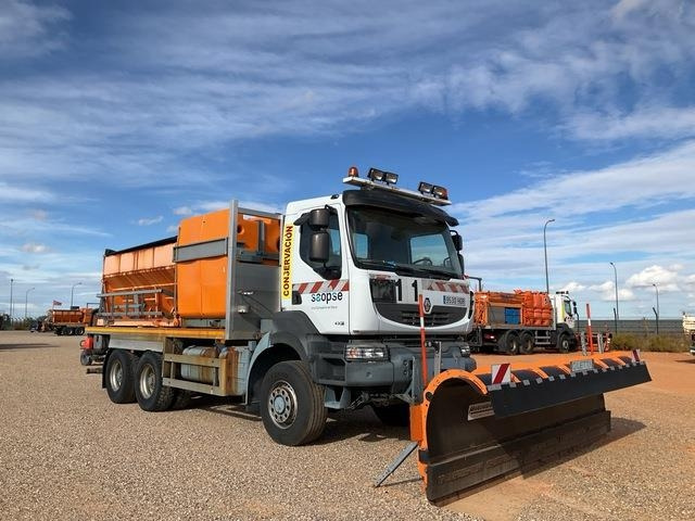 Renault Kerax - Utilaj deszăpezire: Foto 4 Renault Kerax - Utilaj deszăpezire: Foto 4