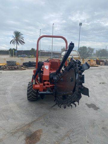 Ditch Witch RT45 - Săpător de şanţuri: Foto 3 Ditch Witch RT45 - Săpător de şanţuri: Foto 3