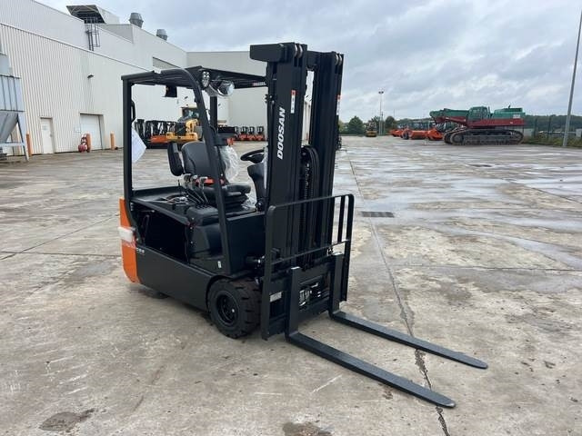 Doosan B20T-7 PLUS - Electrostivuitor: Foto 4 Doosan B20T-7 PLUS - Electrostivuitor: Foto 4