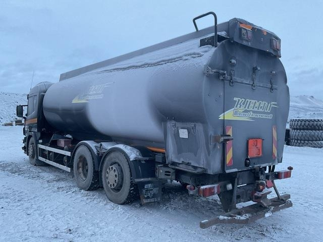 Scania P114LB-380 - Camion cisternă: Foto 2 Scania P114LB-380 - Camion cisternă: Foto 2