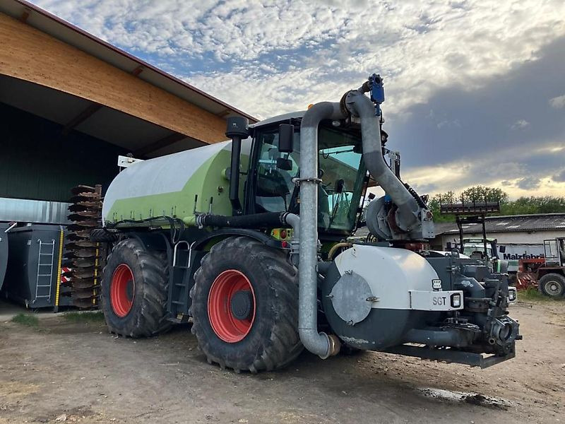 SGT Fronttank + Guelleaufbau Xerion 3800 VC - Cisternă vidanjă: Foto 2 SGT Fronttank + Guelleaufbau Xerion 3800 VC - Cisternă vidanjă: Foto 2