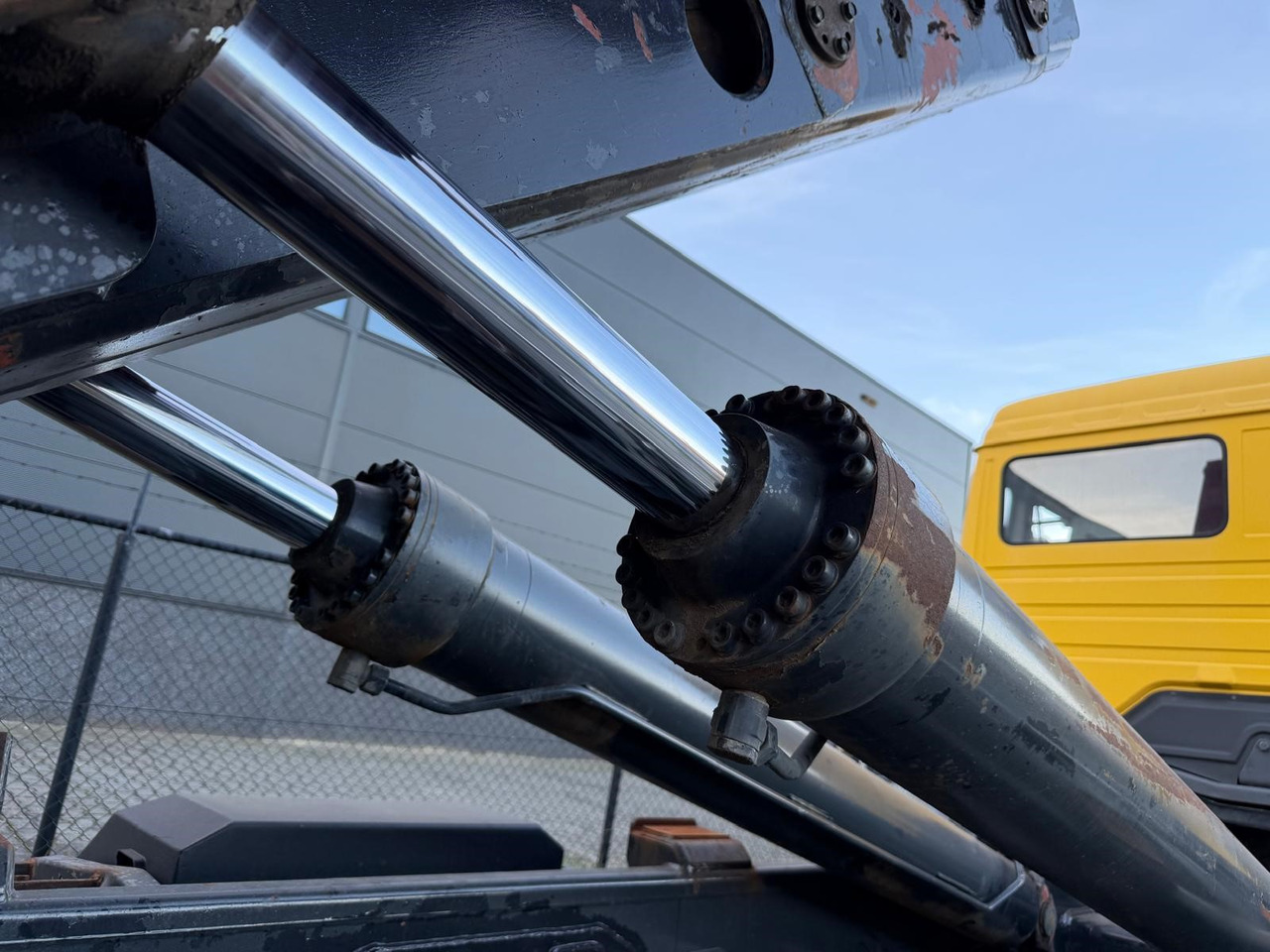 MERCEDES-BENZ SK 1831 - Camion cu cârlig: Foto 4 MERCEDES-BENZ SK 1831 - Camion cu cârlig: Foto 4