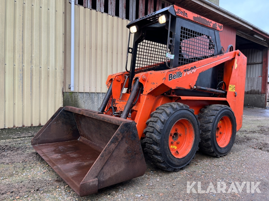 Minilæsser Belle 7600 med redskaber - Încărcător frontal pe pneuri: Foto 1 Minilæsser Belle 7600 med redskaber - Încărcător frontal pe pneuri: Foto 1