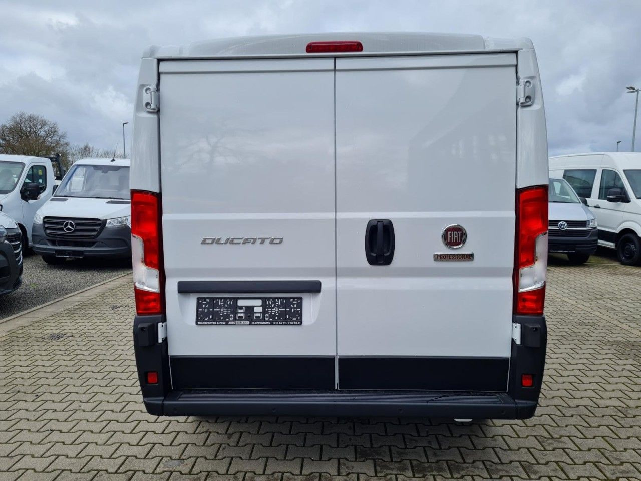 Fiat Ducato 30 Kasten L1H1 KLIMA PDC TEMPOMAT - Autoutilitară compactă: Foto 5 Fiat Ducato 30 Kasten L1H1 KLIMA PDC TEMPOMAT - Autoutilitară compactă: Foto 5