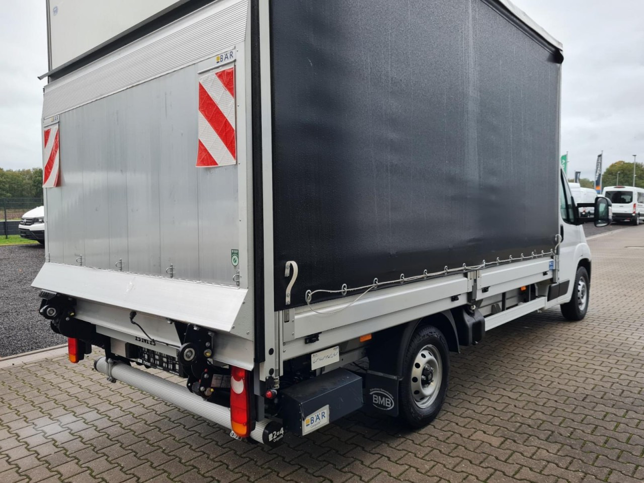 Fiat Ducato 35 Maxi Pritsche 2x Schiebeplane LBW LUFTFEDER - Autoutilitară cu prelată: Foto 5 Fiat Ducato 35 Maxi Pritsche 2x Schiebeplane LBW LUFTFEDER - Autoutilitară cu prelată: Foto 5
