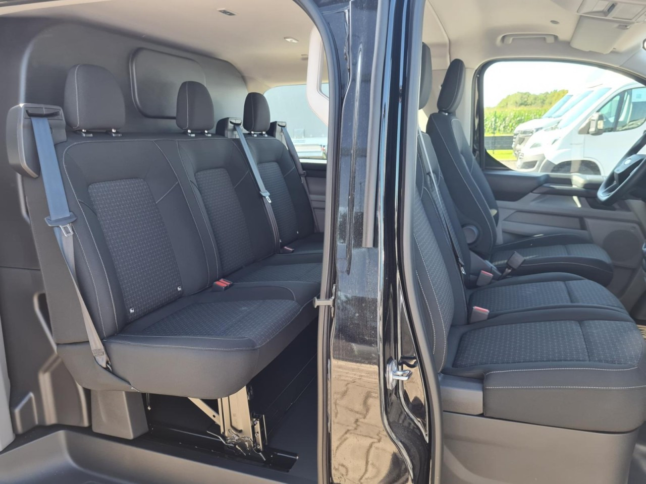 Ford Custom Kasten 320 L2 Trend Doka 6-Sitze KAMERA TEMPO - Autoutilitară compactă, Autoutilitară cabină dublă: Foto 4 Ford Custom Kasten 320 L2 Trend Doka 6-Sitze KAMERA TEMPO - Autoutilitară compactă, Autoutilitară cabină dublă: Foto 4