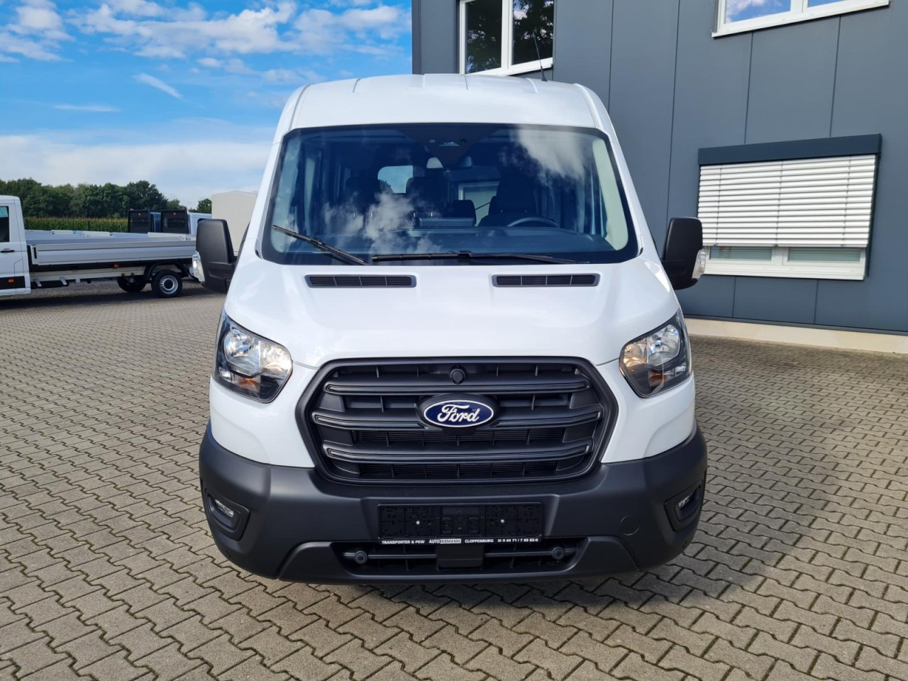 Ford Transit 350 Kombi TDCi L3 AG Trend 9 Sitze AHK KAMERA - Microbuz, Transport persoane: Foto 2 Ford Transit 350 Kombi TDCi L3 AG Trend 9 Sitze AHK KAMERA - Microbuz, Transport persoane: Foto 2