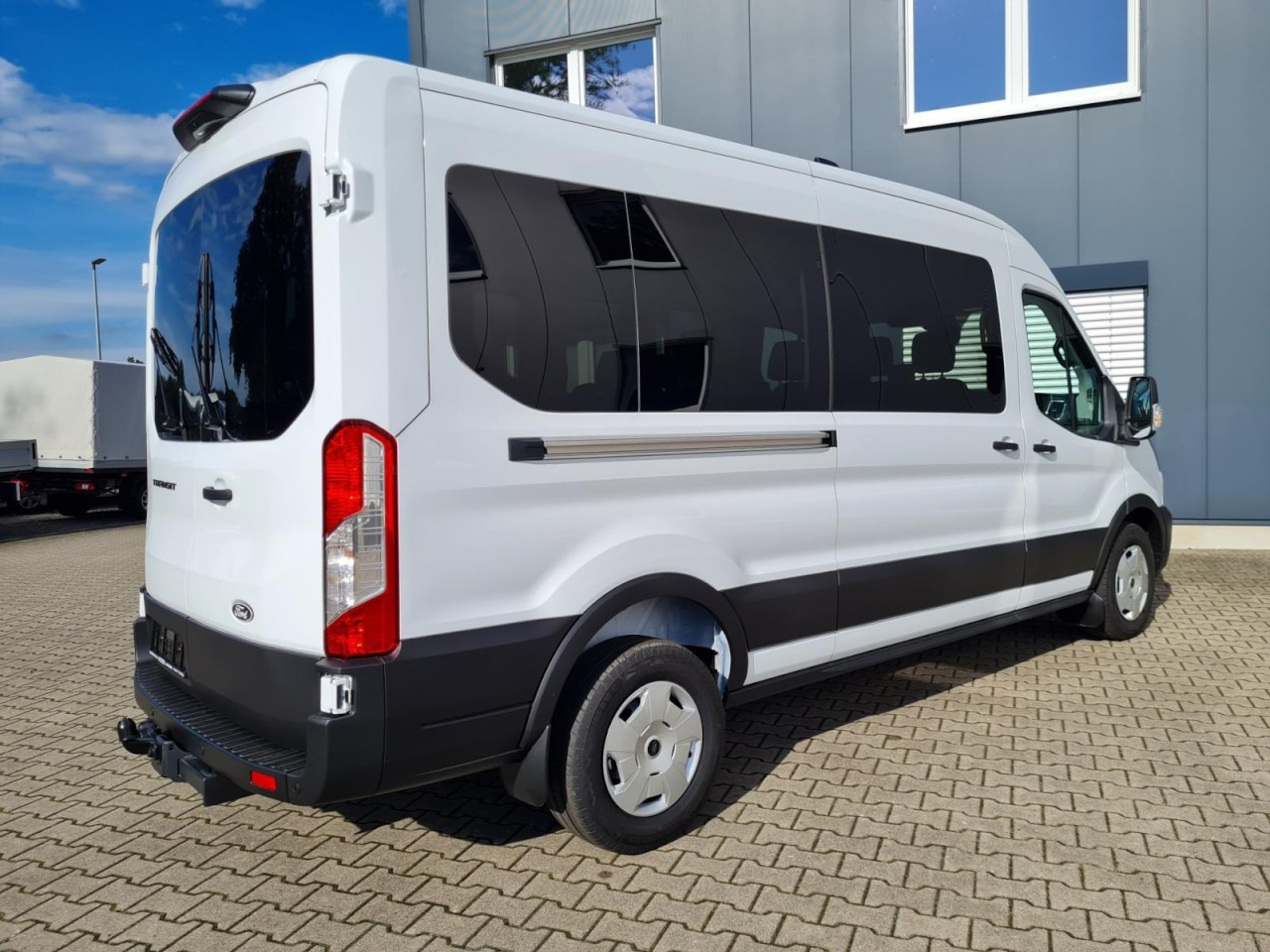 Ford Transit 350 Kombi TDCi L3 Trend 9 Sitzer AUTOMATIK - Autoutilitară cabină dublă: Foto 4 Ford Transit 350 Kombi TDCi L3 Trend 9 Sitzer AUTOMATIK - Autoutilitară cabină dublă: Foto 4