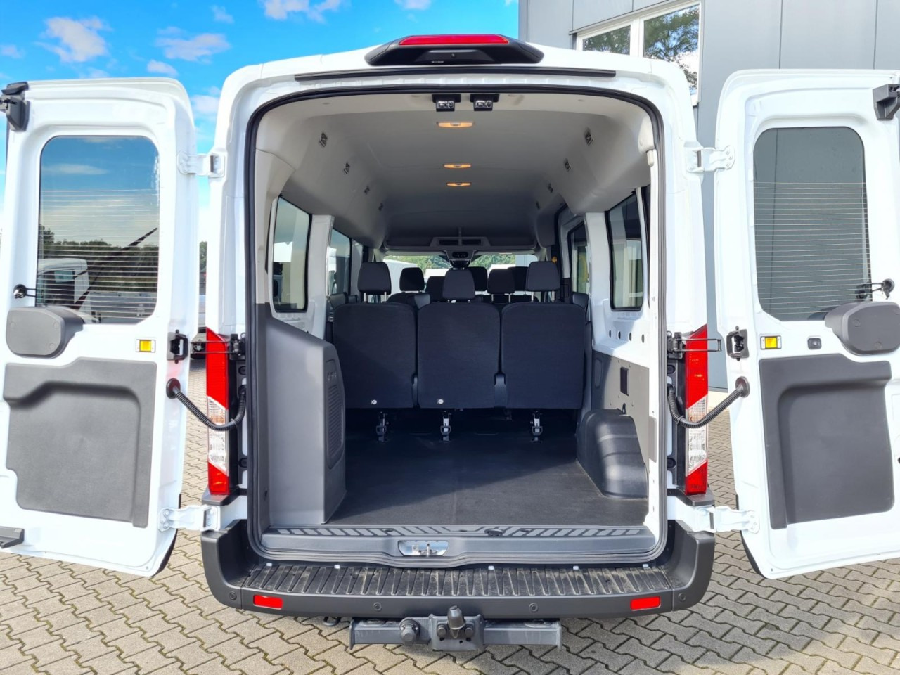 Ford Transit 350 Kombi TDCi L3 Trend 9 Sitzer AUTOMATIK - Microbuz, Transport persoane: Foto 5 Ford Transit 350 Kombi TDCi L3 Trend 9 Sitzer AUTOMATIK - Microbuz, Transport persoane: Foto 5