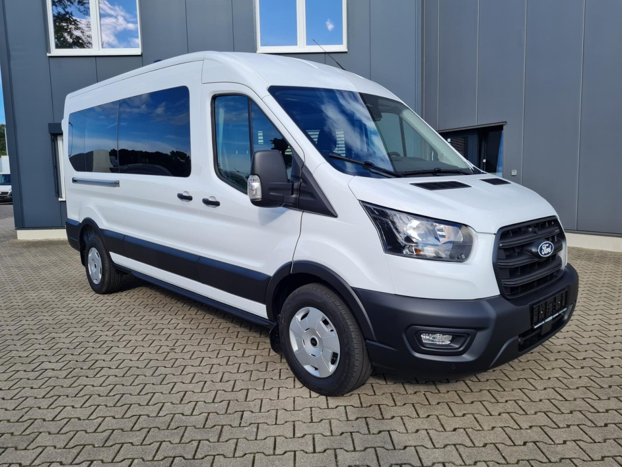 Ford Transit 350 Kombi TDCi L3 Trend 9 Sitzer AUTOMATIK - Autoutilitară cabină dublă: Foto 3 Ford Transit 350 Kombi TDCi L3 Trend 9 Sitzer AUTOMATIK - Autoutilitară cabină dublă: Foto 3