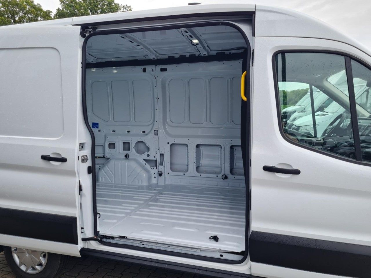 Ford Transit Kasten TDCi L2H2 Trend Klima Tempomat - Autoutilitară compactă: Foto 4 Ford Transit Kasten TDCi L2H2 Trend Klima Tempomat - Autoutilitară compactă: Foto 4