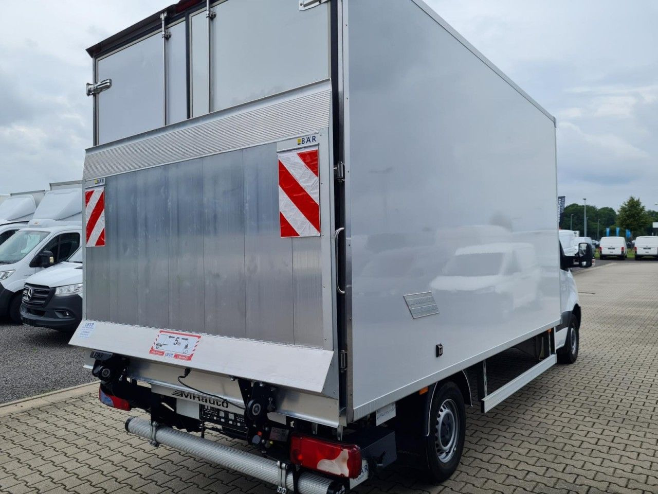 Mercedes-Benz Sprinter 315 CDI Koffer LBW RWD KLIMA TEMPOMAT - Autoutilitară box: Foto 4 Mercedes-Benz Sprinter 315 CDI Koffer LBW RWD KLIMA TEMPOMAT - Autoutilitară box: Foto 4