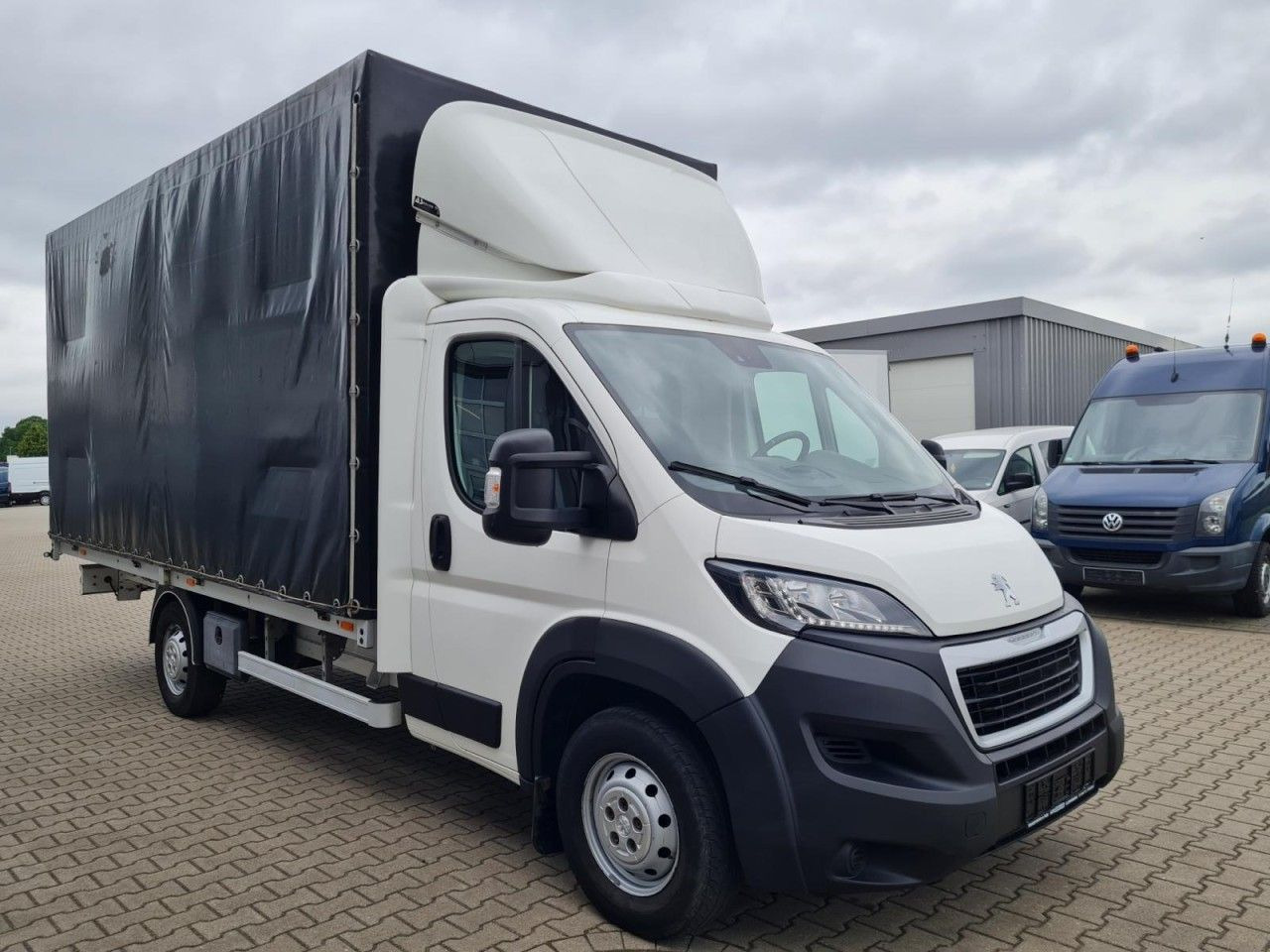 Peugeot Boxer 3.5t Pritsche Plane lang L4 ERGO KLIMA 10 - Autoutilitară cu prelată: Foto 3 Peugeot Boxer 3.5t Pritsche Plane lang L4 ERGO KLIMA 10 - Autoutilitară cu prelată: Foto 3