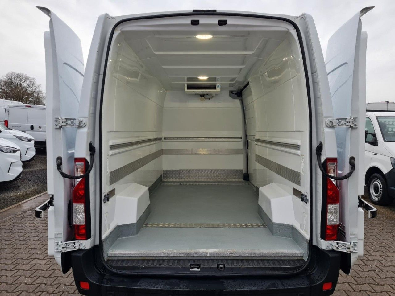 Renault Master 3.5t Kühlkasten L3H2 Stand+Fahrkühlung ER - Autoutilitară frigorifica: Foto 5 Renault Master 3.5t Kühlkasten L3H2 Stand+Fahrkühlung ER - Autoutilitară frigorifica: Foto 5
