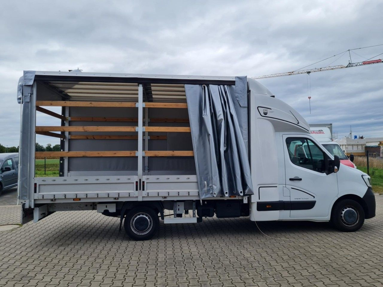 Renault Master 3,5t Pritsche Plane Schlafkab. dCi 165 KL - Autoutilitară cu prelată: Foto 4 Renault Master 3,5t Pritsche Plane Schlafkab. dCi 165 KL - Autoutilitară cu prelată: Foto 4
