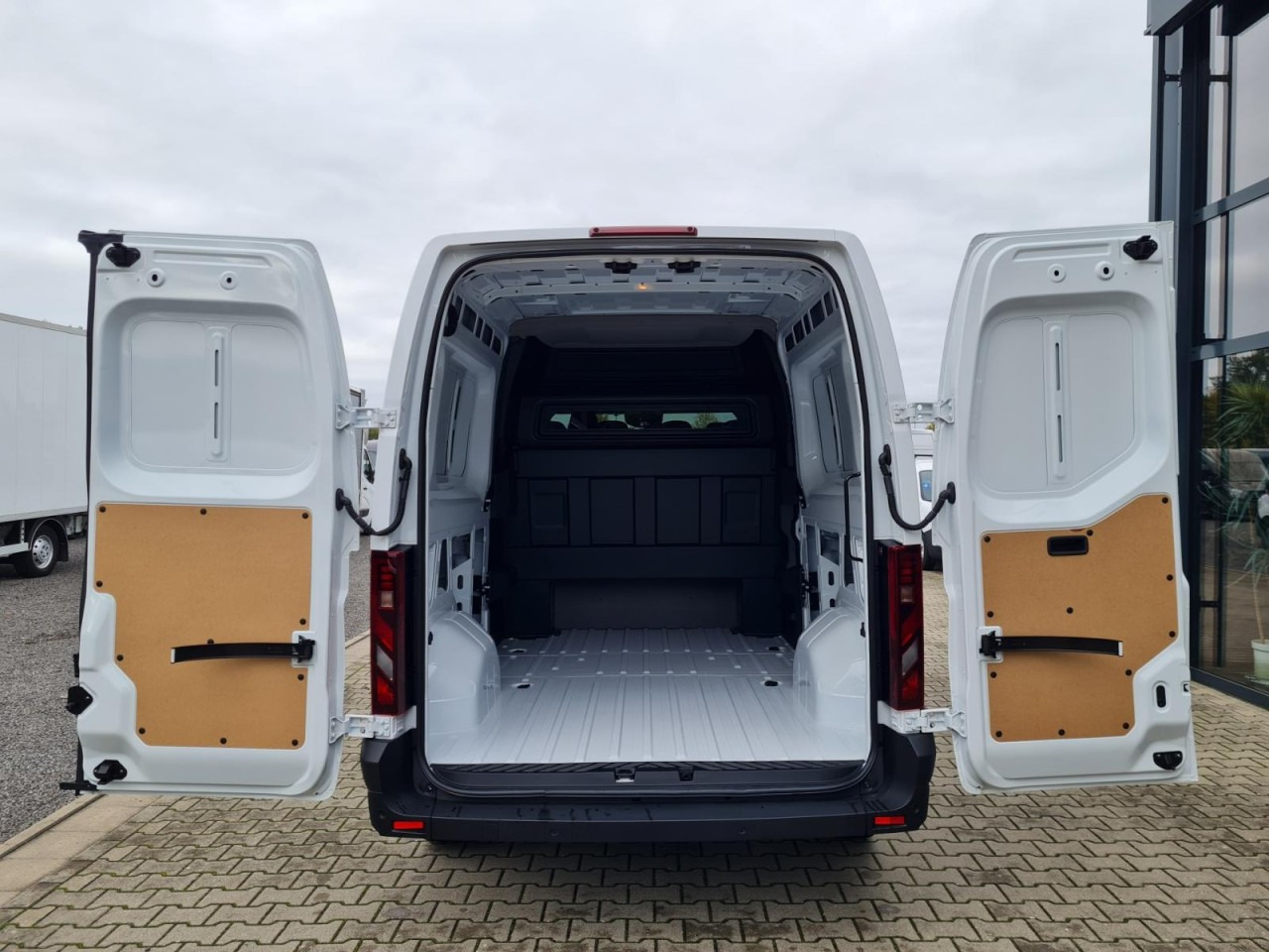 Renault Master 35 Kasten dCi Doka L3H2 KLIMA TEMPOMAT - Autoutilitară cabină dublă: Foto 5 Renault Master 35 Kasten dCi Doka L3H2 KLIMA TEMPOMAT - Autoutilitară cabină dublă: Foto 5