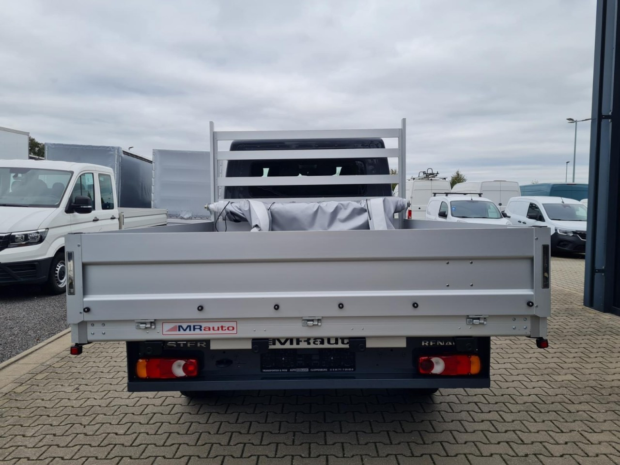 Renault Master 35 New Doka lang L3 AG Klima Komfort Tempomat - Autoutilitară cu platformă, Autoutilitară cabină dublă: Foto 5 Renault Master 35 New Doka lang L3 AG Klima Komfort Tempomat - Autoutilitară cu platformă, Autoutilitară cabină dublă: Foto 5