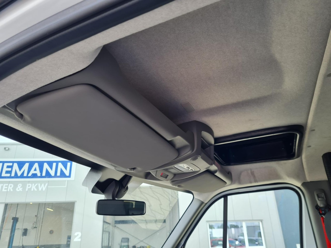 Autoutilitară cu prelată Renault Master 35 Pritsche Schiebe Plane Schlafkab. STHZ: Foto 14 Autoutilitară cu prelată Renault Master 35 Pritsche Schiebe Plane Schlafkab. STHZ: Foto 14