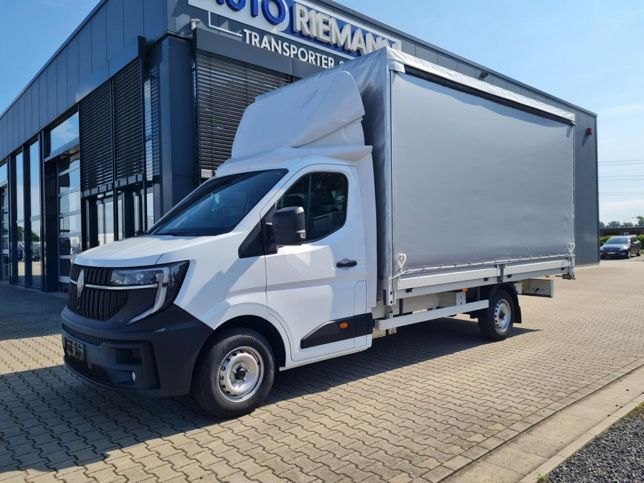 Renault Master 35 Pritsche Schiebe Plane dCi 170 - Autoutilitară cu prelată: Foto 3 Renault Master 35 Pritsche Schiebe Plane dCi 170 - Autoutilitară cu prelată: Foto 3