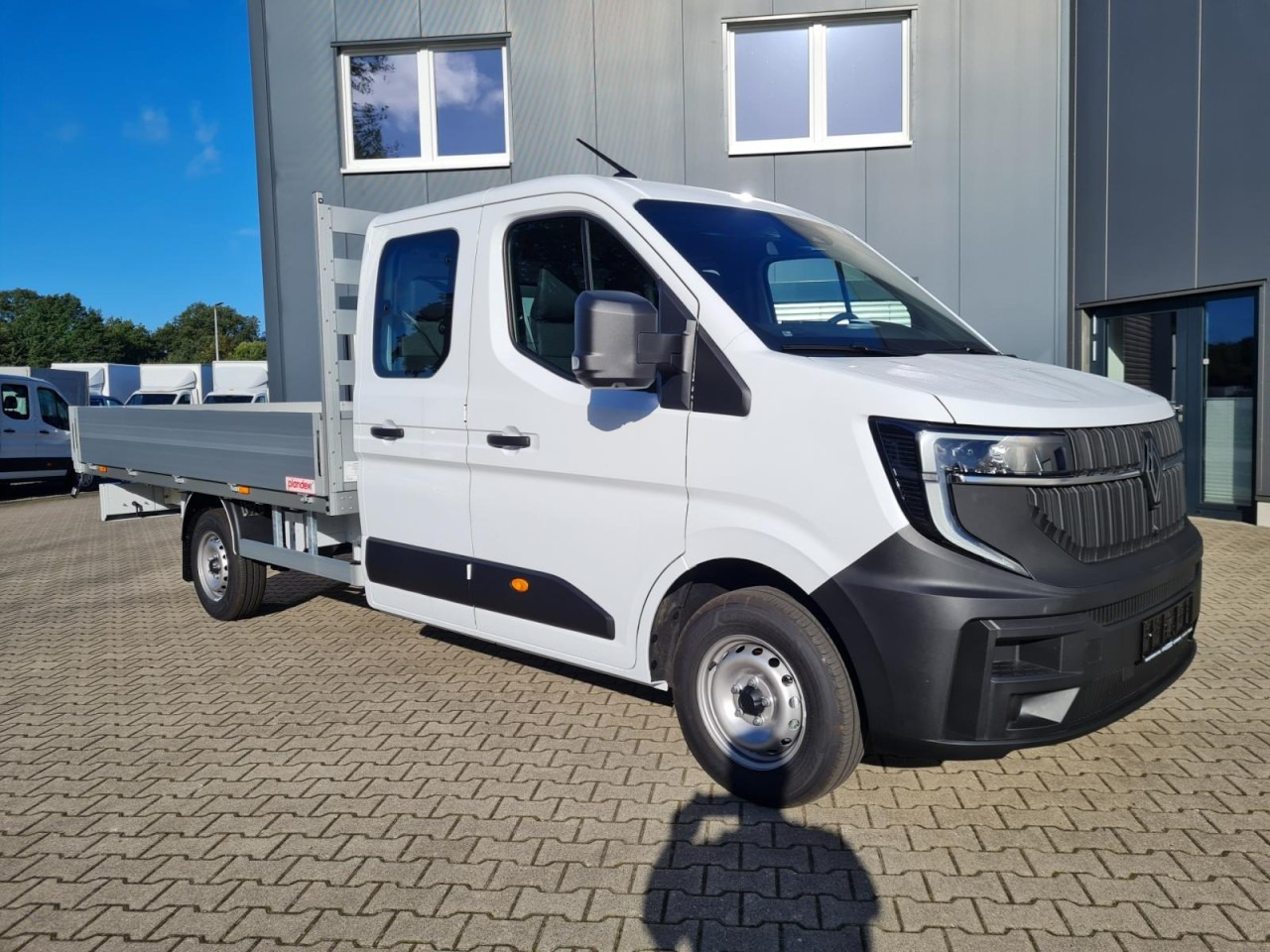 Renault Master New 3,5t Doka dCi 170 L3H1 Lang - Autoutilitară cu platformă, Autoutilitară cabină dublă: Foto 3 Renault Master New 3,5t Doka dCi 170 L3H1 Lang - Autoutilitară cu platformă, Autoutilitară cabină dublă: Foto 3